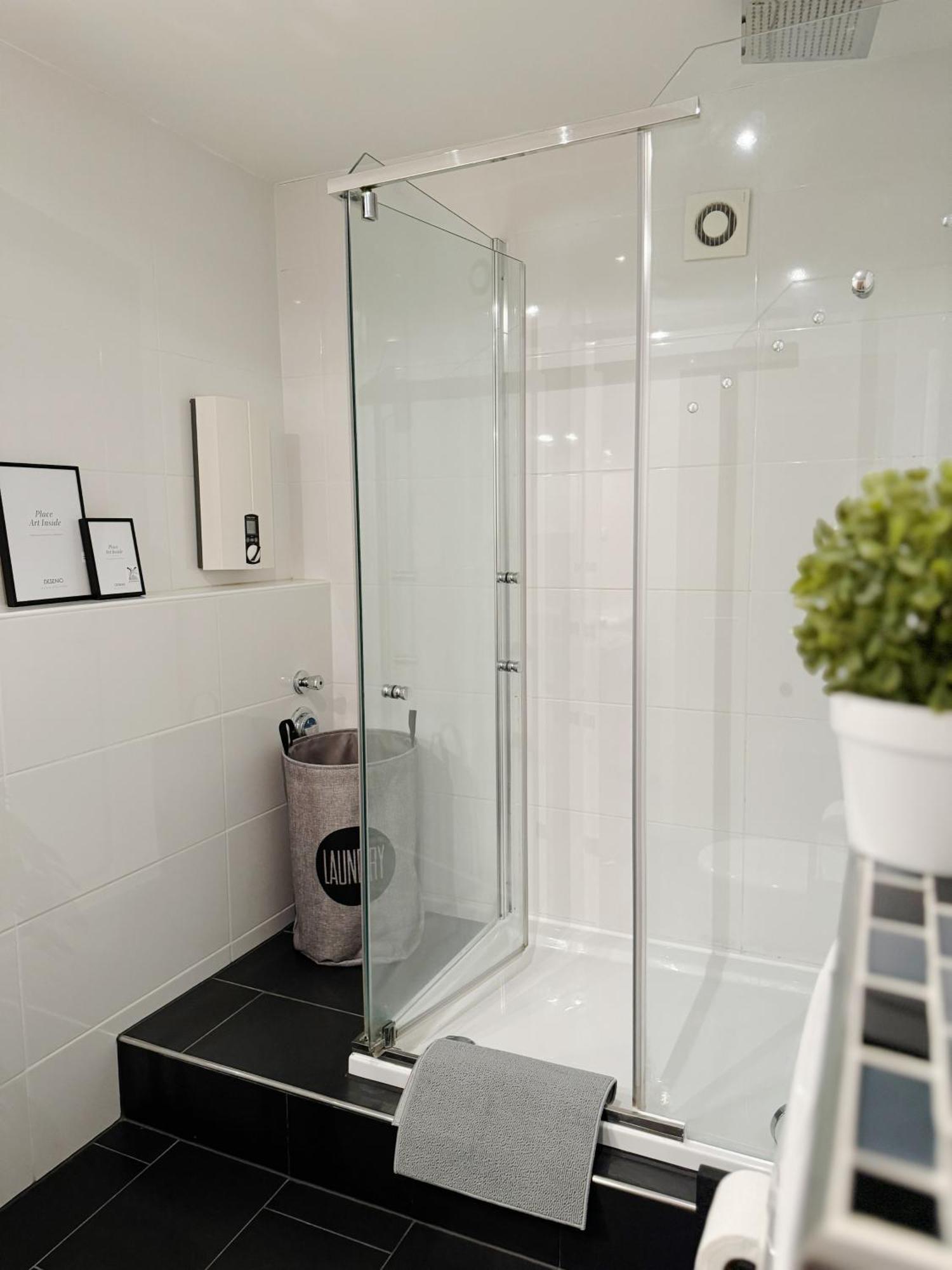 90M2 I Central I Netflix I Wifi I Free Parking I Lia Apartments Hannover Exterior photo